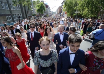 У Тернополі на Параді випускників було 1216 учасників