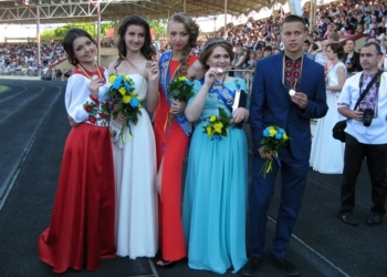 Такі різні погляди: що думають одинадцятикласники Тернополя про свій випускний