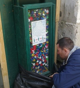 Чим можуть, – на Тернопільщині дивною акцією допомагають бійцям АТО