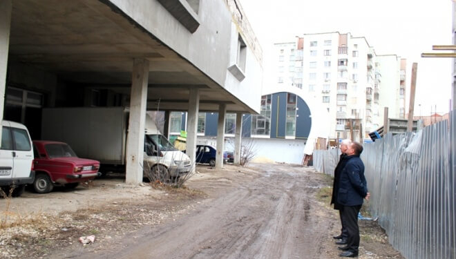 Бібліотеку-довгобуд у Тернополі віддадуть
