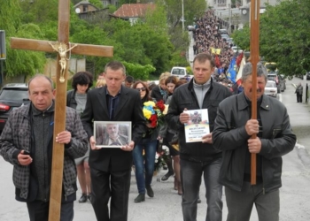 Люди, квіти та море сліз, – як Тернопільщина прощалася зі справжнім патріотом (фото)