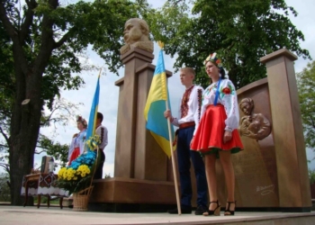 Село Настасів на Тернопільщині вже має відновлений пам’ятник Тарасу Шевченку та просвітницький центр імені Ярослава Павуляка