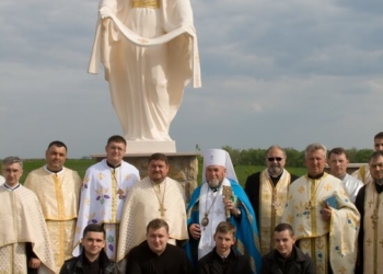 На Тернопільщині з’явився меморіал Небесній сотні (фото)