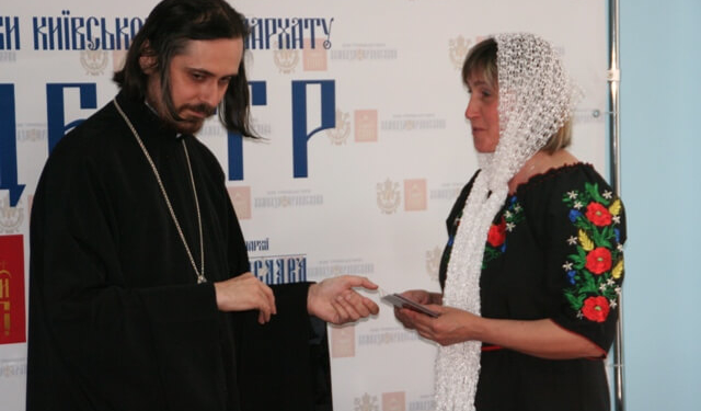 У Тернополі нагородили сильну жінку, яка втратила сина у АТО