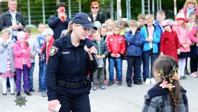 Тернопільські школярі приміряли на себе роль патрульних