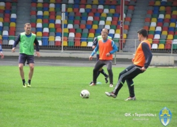 Тернопільські футболісти трішки “розім’ялися” перед грою