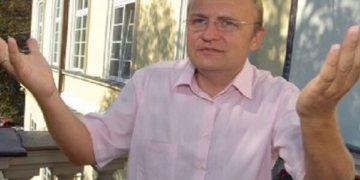 Садовий рекламує “Банк Москви”?