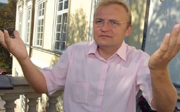 Садовий рекламує “Банк Москви”?