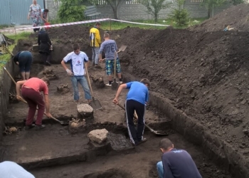 На Тернопільщині розкопують…цвинтар