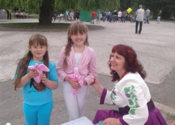 У Тернополі дітки виготовляли спеціальних ангеликів