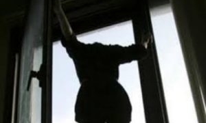 У Тернополі пенсіонерка вистрибнула з вікна багатоповерхівки