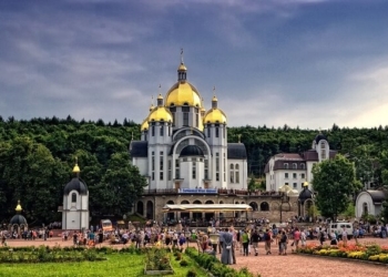 Чому тернопільських медиків кличуть до Зарваниці?