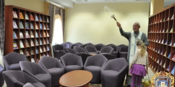 У Тернополі відкрили бібліотеку із зручними кріслами та диванами