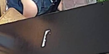 У Тернополі мають фото злодійки, яка краде мобільники (фото)