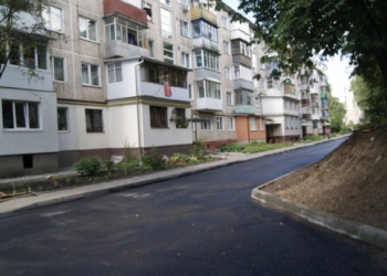 Зробили на глянц, – у Тернополі відремонтували ще один двір