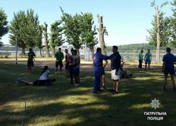 У центрі Тернополя боролися поліцейські