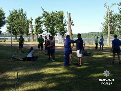 У центрі Тернополя боролися поліцейські