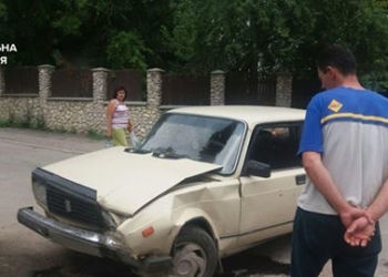 На Дружбі у Тернополі спіймали чоловіка, який випив пляшку і сів за кермо