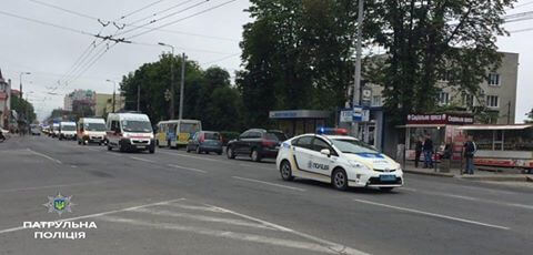 Центром Тернополя промчалися одночасно чотири бригади швидкої допомоги