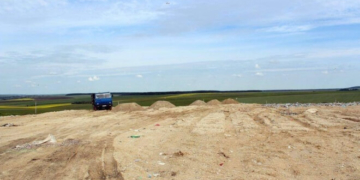 Сміттєва ситуація у Львові та Тернополі:  на Львівщині горять сміттєзвалища, а на Тернопільщині садять дерева