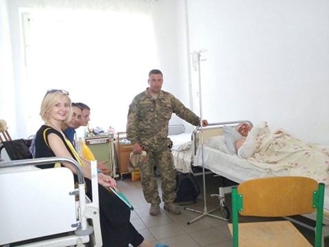 Тернопільському волонтеру, який сильно опікся, потрібно багато ліків