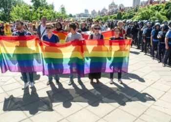 Содом і Гомора: активісти намагаються втягнути Тернопіль у гей-парадний скандал