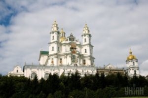 Тернопільська облрада перевірить законність передачі Почаївської лаври УПЦ МП