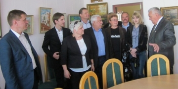 Дожилися! На унікальну скульптуру на Тернопільщині чиновники просять гроші у поляків