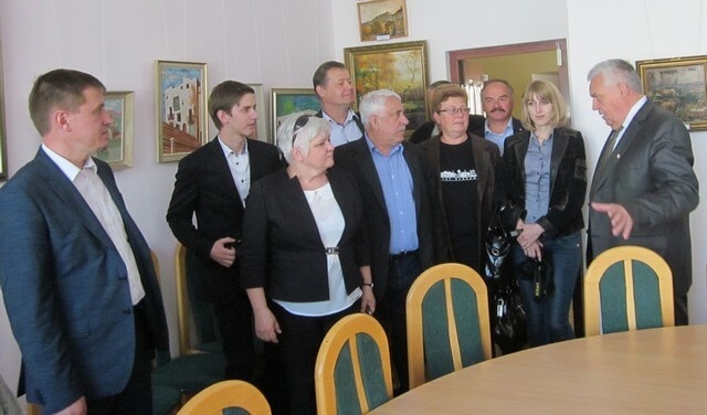 Дожилися! На унікальну скульптуру на Тернопільщині чиновники просять гроші у поляків