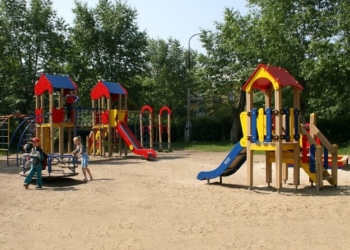 У Тернополі вже встановили 35 нових дитячих майданчики