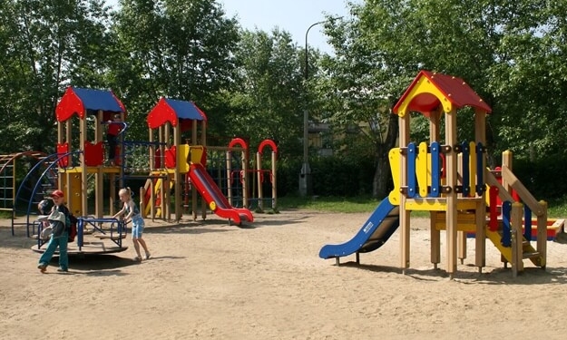 У Тернополі вже встановили 35 нових дитячих майданчики