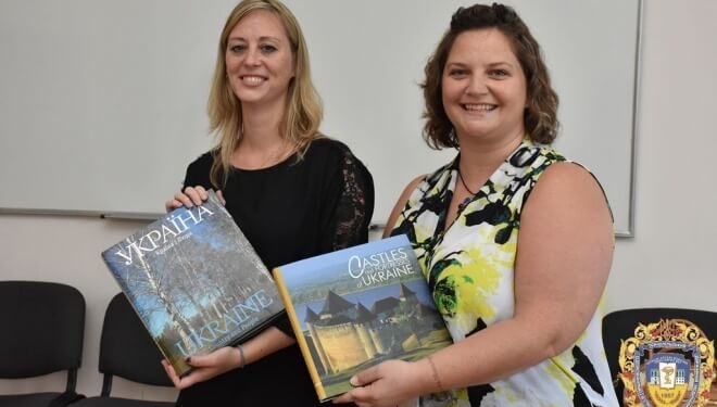 До Тернополя прилетіли два американських професори