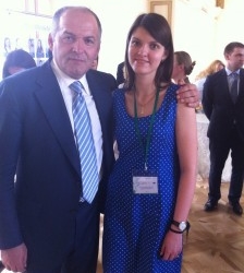 Сам Пінчук дасть гроші студентці з Тернополя