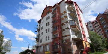 У мешканців цієї багатоповерхівки Тернополя можна повчитися