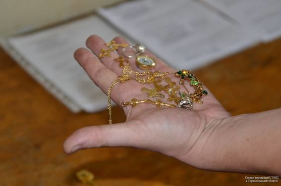 Кримінальний парадокс: тернополяни тримали вдома більше 200 000 гривень і їх вкрали