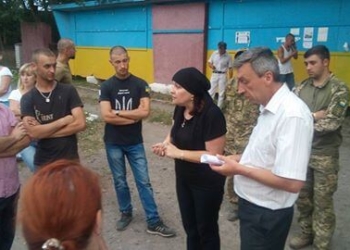 У селищі на Тернопільщині люди почали пікет та вимагають відставки голови громади