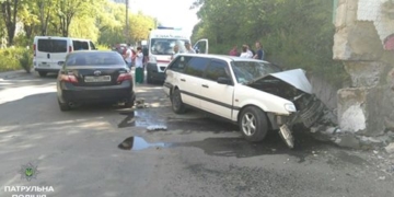 У Тернополі трапилося таке потрійне ДТП, що аж одного водія госпіталізували