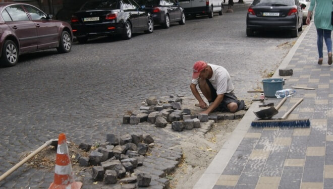 Експерт розкрив усі секрети про стару тернопільську бруківку