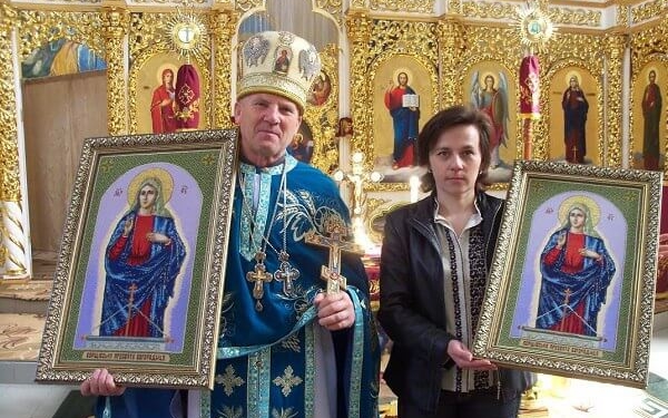 Храму на Тернопільщині мисткиня зробила унікальний подарунок