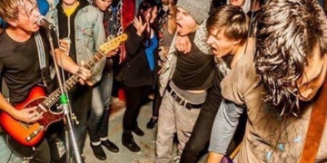 Мігранти з Тернополя у Канаді заснували гурт та виступають по усьому світу