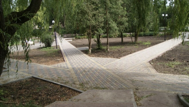 Змінюється до невпізнання оцей сквер у Тернополі