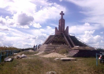 Встигнути все: на Тернопільщині “стаханівськими” методами відновлюють історичну пам’ятку