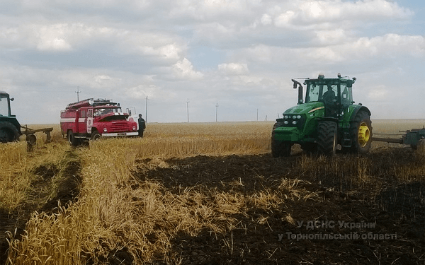 На Тернопільщині ледь не згоріло 150 гектарів зерна!