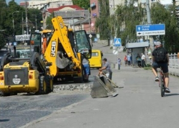 Вся правда про ремонт дамби тернопільського ставу