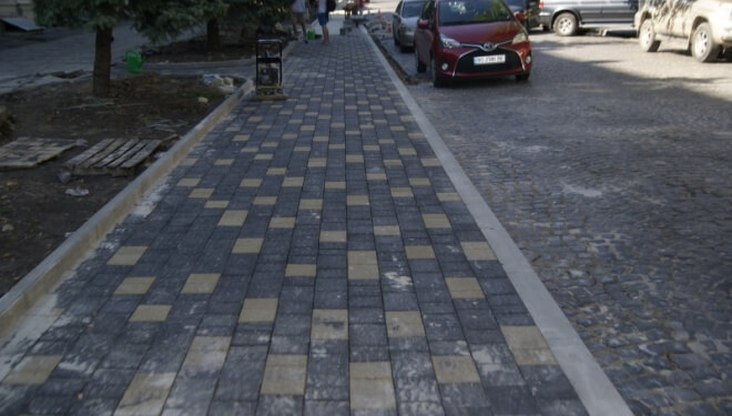 У центрі Тернополя наводять “марафет” (фото)