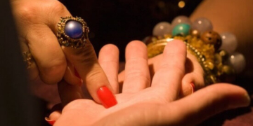 На Алясці у Тернополі дві жінки провернули велику аферу