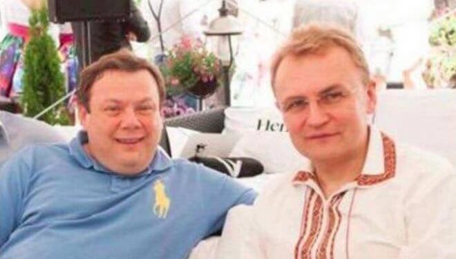 Танці Садового на смітті та крові