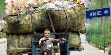 У Тернопіль прибули «чорні піарники» Андрія Садового