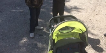 Оце наглість: циганчата обікрали у Тернополі молоду маму