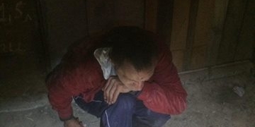 У Тернопільському підвалі знайшли чоловіка з ножем